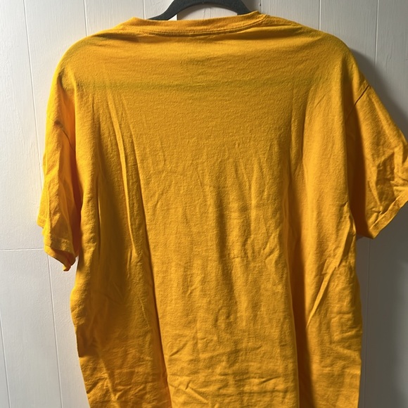 Men’s Large Danny Duncan Virginty Rocks shirt yellow - Picture 2 of 2